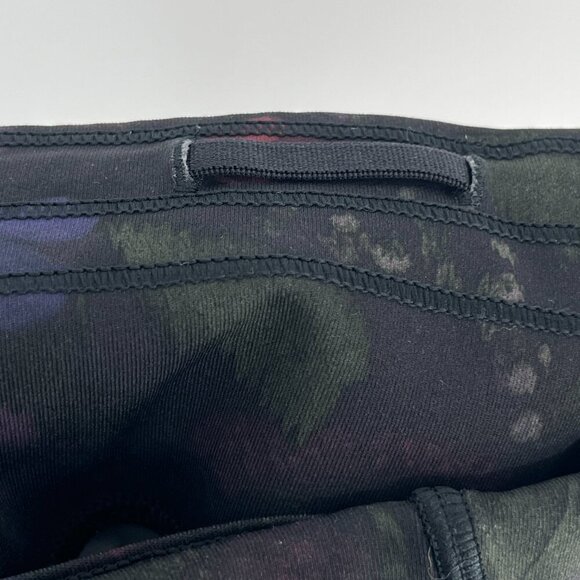 Lululemon Train Times‎ Crop 17" Leggings  Size 4 Frozen Flourish Dark Floral - Picture 9 of 10
